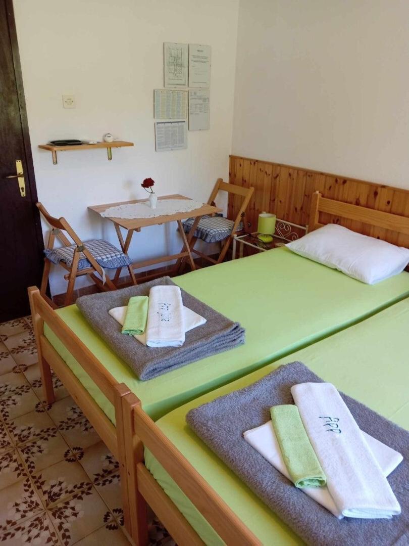 Apartments And Rooms By The Sea Martinscica, Cres - 23980 Zewnętrze zdjęcie